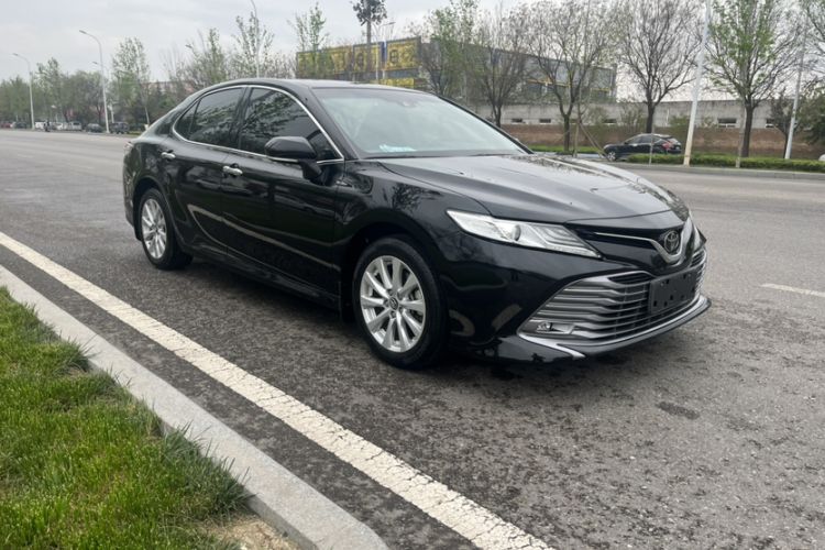 Used Toyota Camry 2019 Revised Version 2.0G Luxury Edition Exterior 4