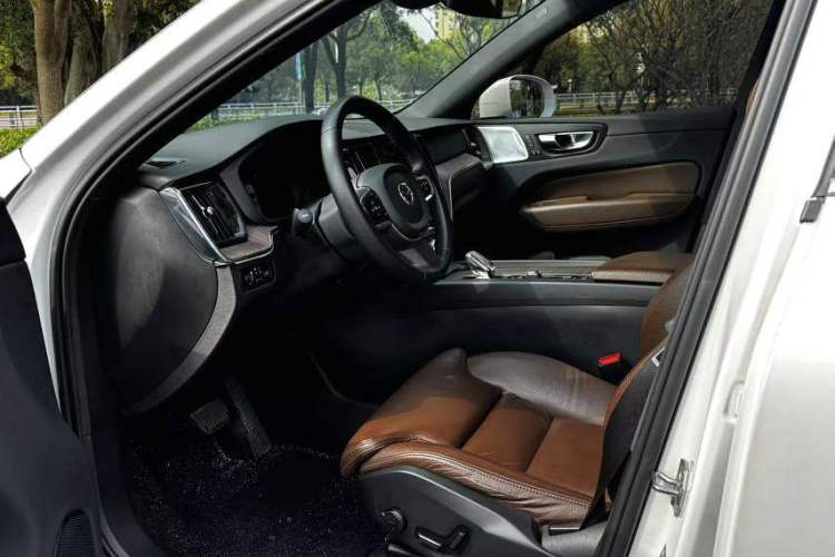 Used Volvo XC60 2022 B5 4x4 Smart Luxury Edition