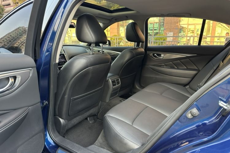 Used Infiniti Q50L 2018 2.0T Enjoyment Version China VI Standard
