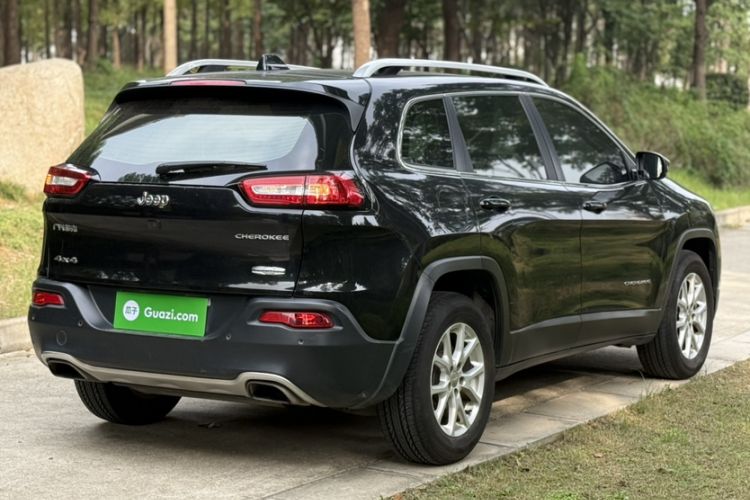 Used Jeep Cherokee 2016 2.4L Professional Smart Version