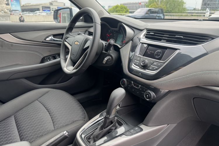 Used Chevrolet Malibu 2017 1.5T Automatic Comfort Edition Gear Lever