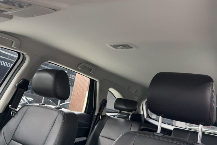 Used JMC Yusheng S350 2013 2.4T Automatic 4x4 Diesel Luxury 5-Seater Headliner