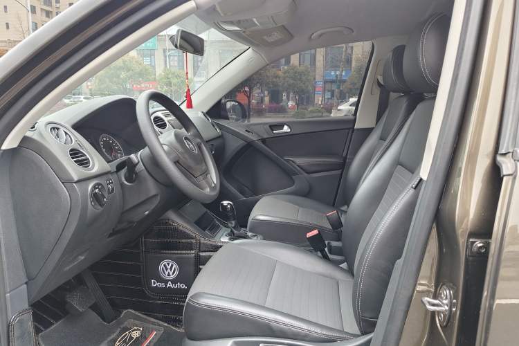 Used Volkswagen Tiguan 2016 300TSI Automatic Two-Wheel Drive Trend Edition Interior 1