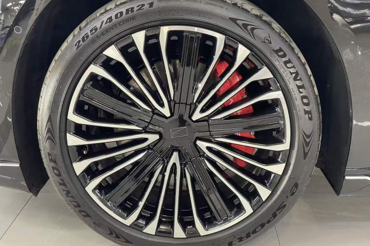 Used Avatr 12 2026 Ultra Pure-Electric All-Wheel-Drive Version Exterior 4