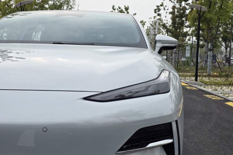 Used Geely Galaxy E8 2025 575 km Exploration Intelligent Driving Edition
