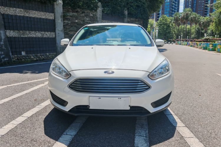 Used Ford Focus 2018 Sedan Classic 1.6L Automatic Comfort Plus Smart Drive Version