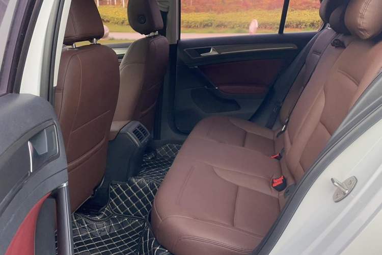 Used Volkswagen Golf 2016 230TSI Automatic Comfort Version
