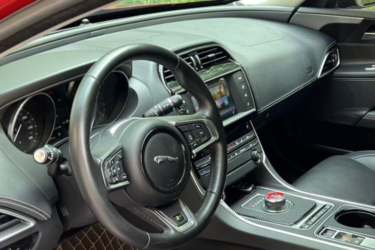 Used Jaguar XE 2017 2.0T 200 PS R-Sport
