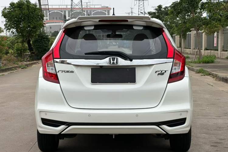 Used Honda Fit 2018 1.5L CVT Comfort Sunroof Version Exterior 7