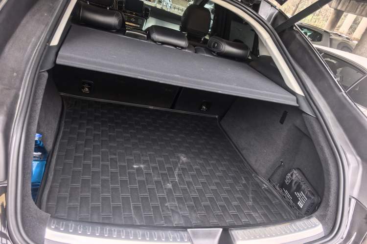 Used Mercedes-Benz GLE Coupe 2017 GLE 400 4MATIC Coupe SUV Trunk