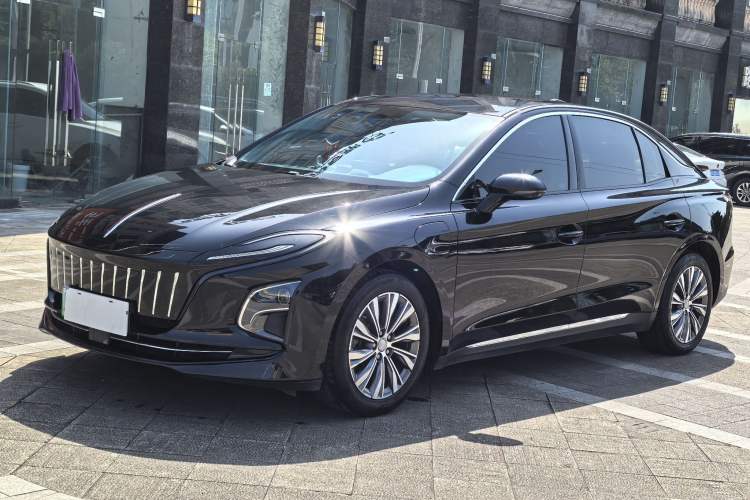 Used Hongqi E-QM5 2022 431 km Charge & Enjoy Edition