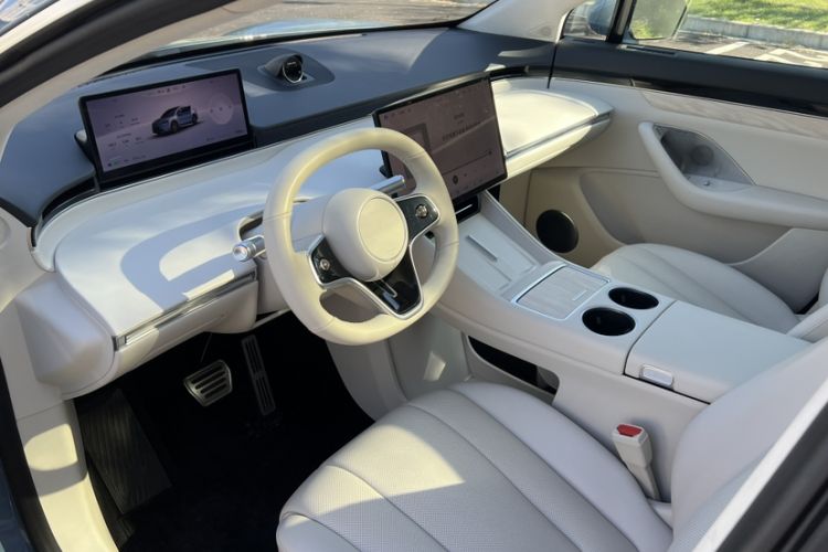 Used Hima Luxeed R7 2024 All-Electric 736 km Ultra
