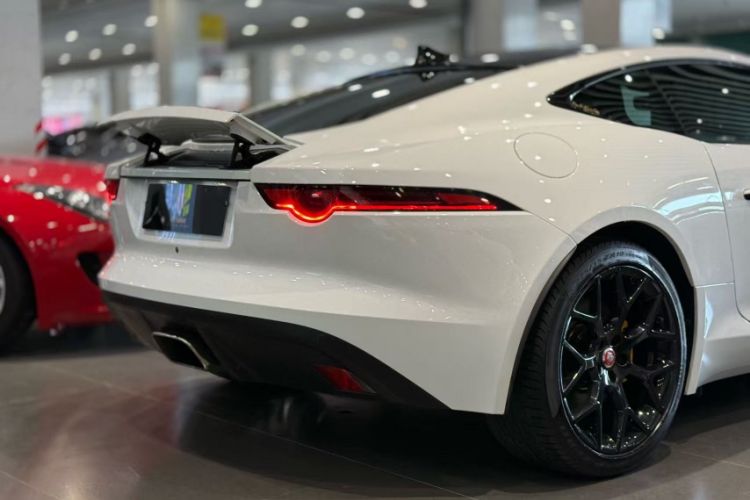 Used Jaguar F-TYPE 2019 2.0T Hardtop Version
