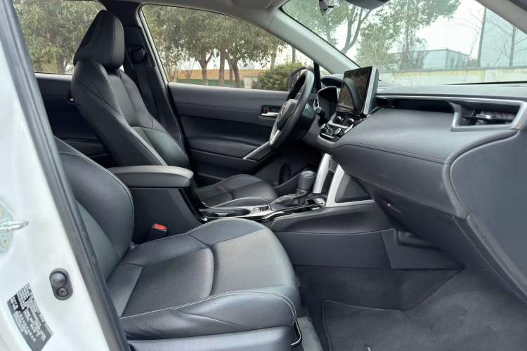 Used Toyota FRONTLANDER 2022 2.0L CVT Luxury PLUS Edition