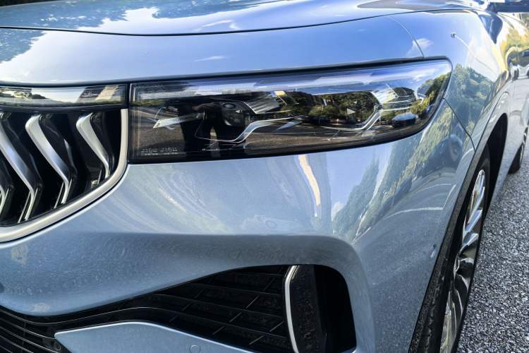 Used VOYAH FREE 2023 Four-Wheel Drive Extended-Range Model with Ultra-Long Range
