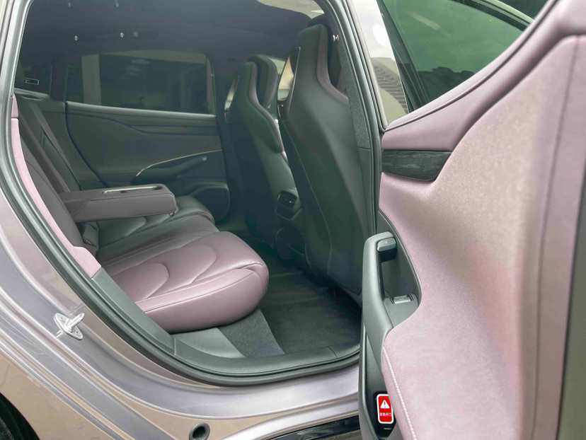 Xiaomi Auto SU7 2024 Rear-Drive Ultra-Long Range Advanced Pro-Level Intelligent Driving Version — снимка 16