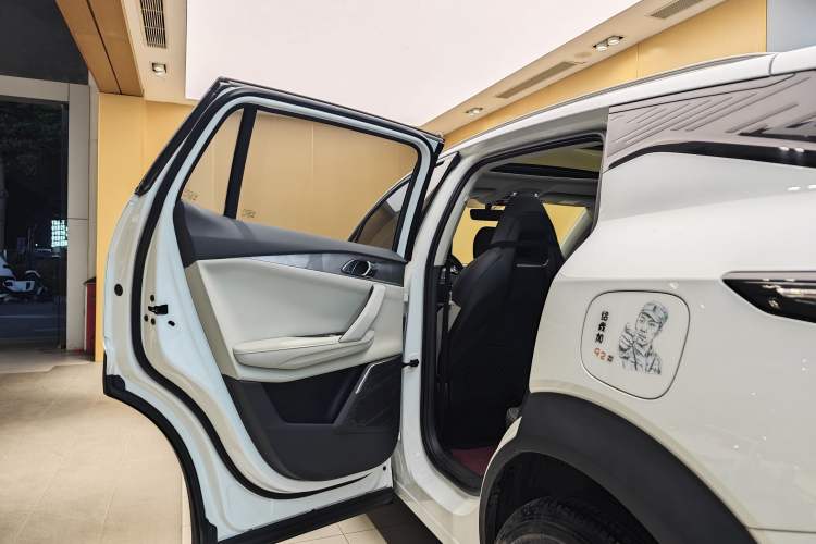 Used Lynk & Co 06 EM-P 2022 PHEV 84 km Range Pro Version Exterior 7