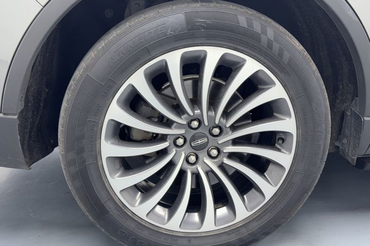 Used Lincoln Aviator 2020 3.0T V6 All-Wheel-Drive Premium Edition Exterior 4