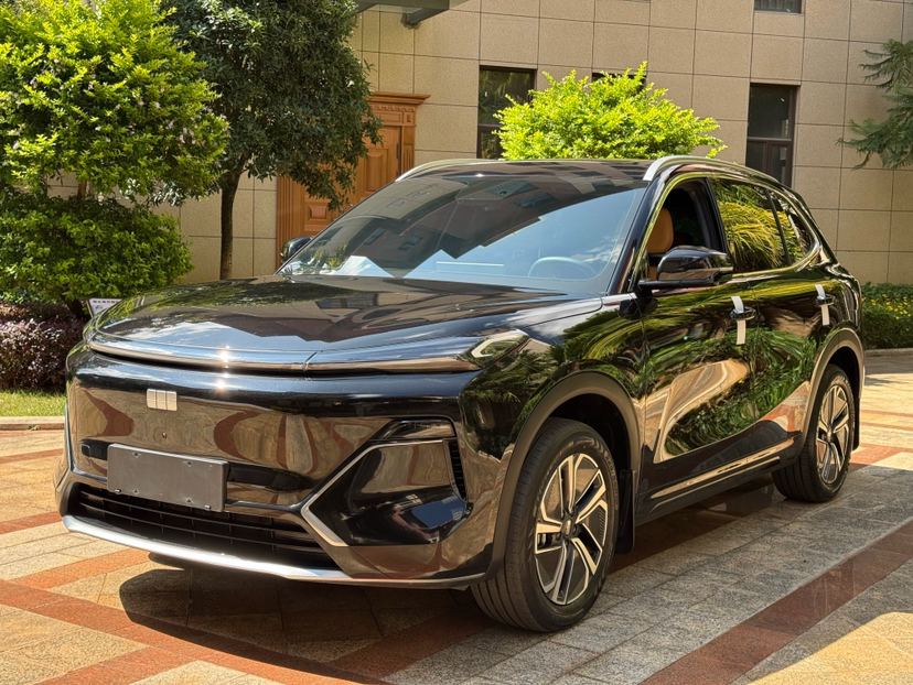 Geely Galaxy Xingjian 7 EM-i 2025 120km Launch+ Version — снимка 13