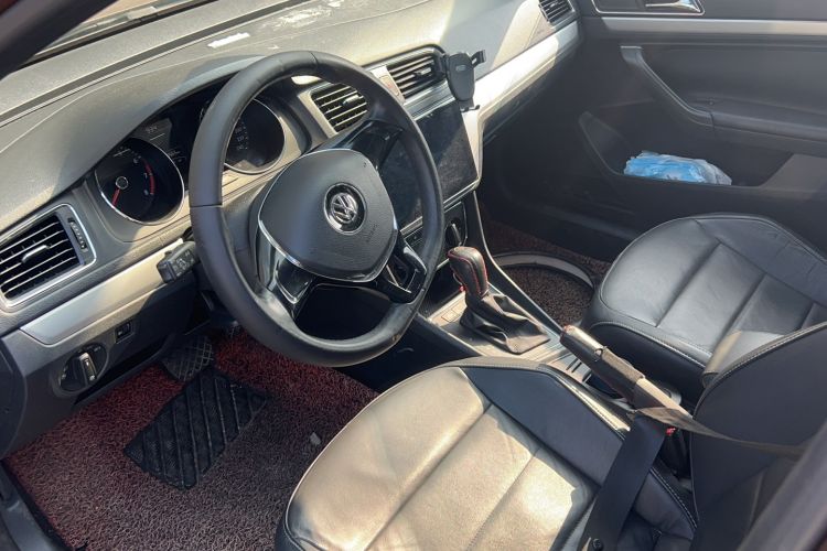 Used Volkswagen Gran Lavida 2015 1.6L Automatic Comfort Edition