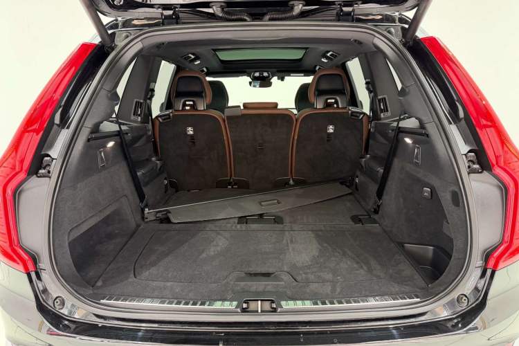 Used Volvo XC90 2023 B6 Zhiyi Luxury Edition 7-Seater Trunk