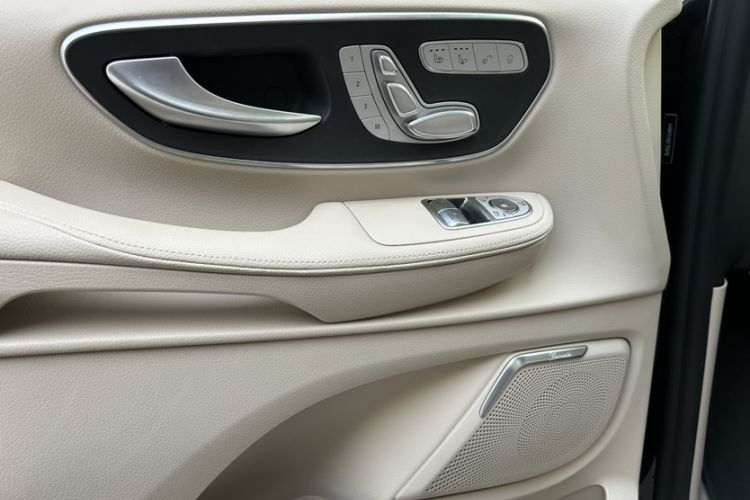 Used Mercedes-Benz V-Class 2024 V 300 L Long Wheelbase Prestige Edition Interior 10