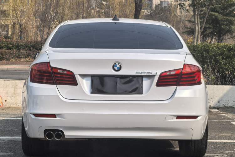 Used BMW 5 Series 2014 520Li Elegant Model
