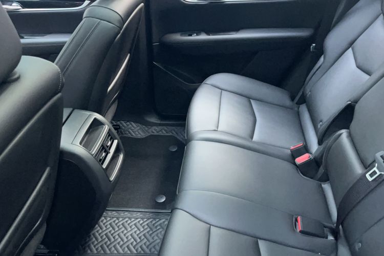 Used Cadillac XT5 2024 2.0T Two-Wheel Drive Fashion Edition Interior 3