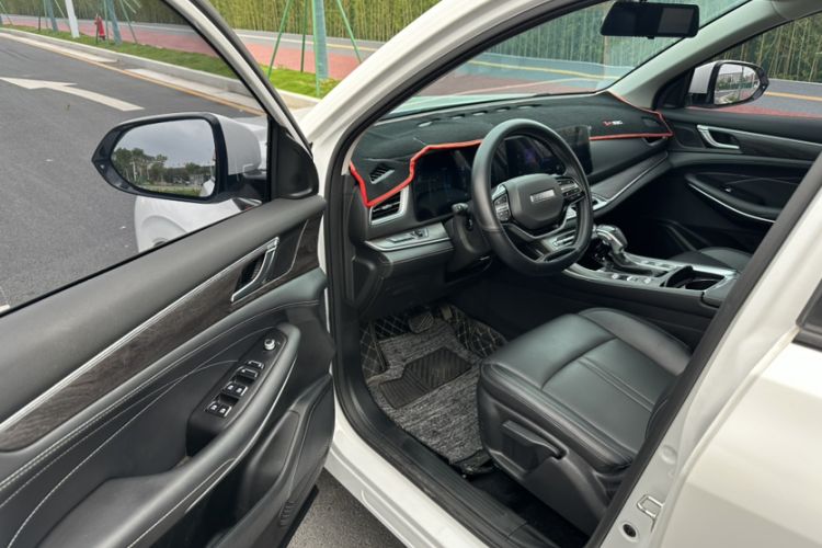 Used Dongfeng Fengon 580 2022 1.5T Automatic Luxury Version Interior 2