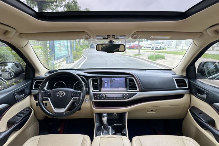 Used Toyota Highlander 2017 2.0T Four-Wheel Drive Luxury Edition 7 Seats