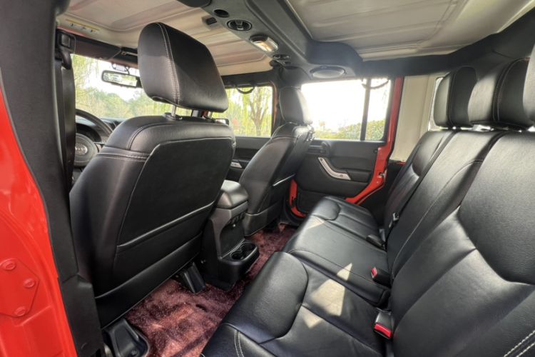 Used Jeep Wrangler 2015 3.0L Sahara Four-Door Edition
