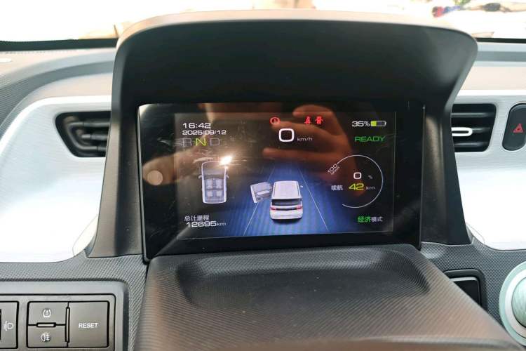 Used Wuling Hongguang MINIEV 2022 Macaron Fashion Model Lithium Iron Phosphate