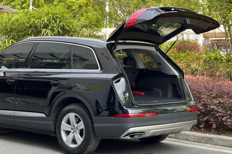 Used Audi Q7  Exterior 9