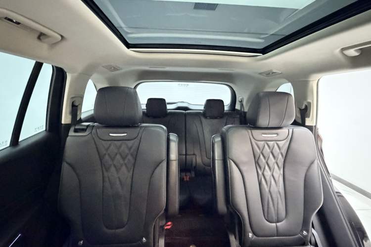 Used Hongqi HS7 2023 2.0T Automatic All-Wheel Drive Flagship Edition Six Seats