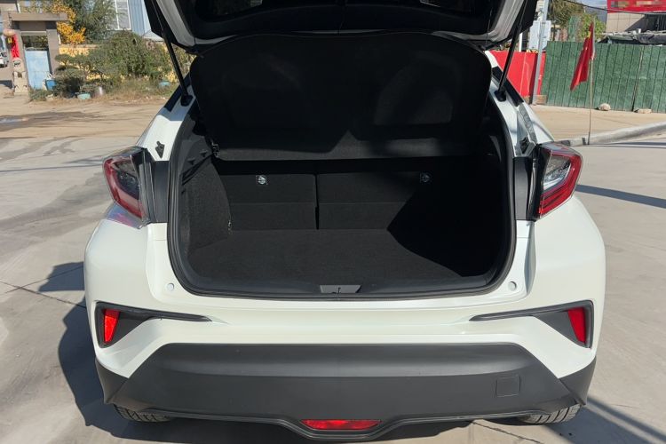 Used Toyota IZOA 2020 2.0L Yichi Version
