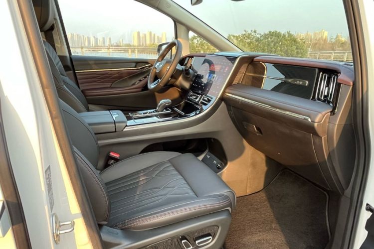 Used GAC Trumpchi M8 2024 Master Series Super Hybrid Edition
