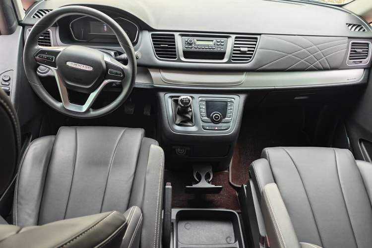 Used SAIC MAXUS G10 2023 2.0T Manual Multi-Function Version Diesel 7/8/9 Seats