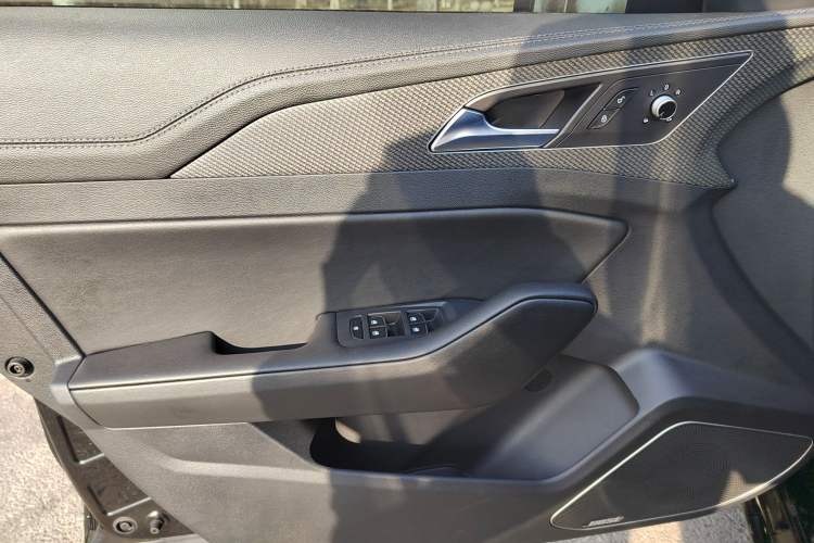 Used Hongqi H5 2022 Classic Model 1.8T Automatic Smart Connect Flagship Edition
