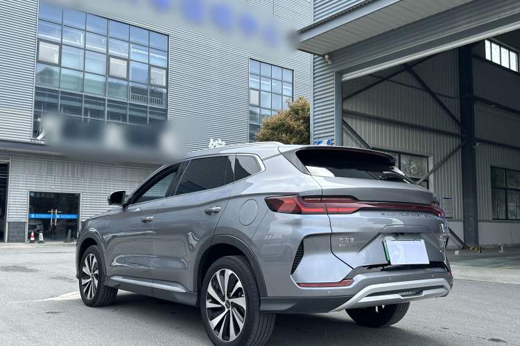 Used BYD Song PLUS New Energy 2023 Champion Edition EV 520KM Prestige Model Exterior 5