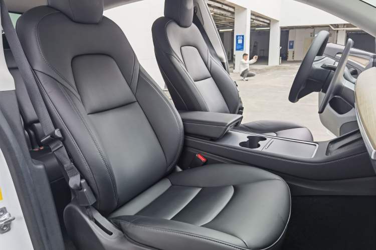 Used Tesla Model Y 2021 Standard Range Rear-Wheel Drive Version