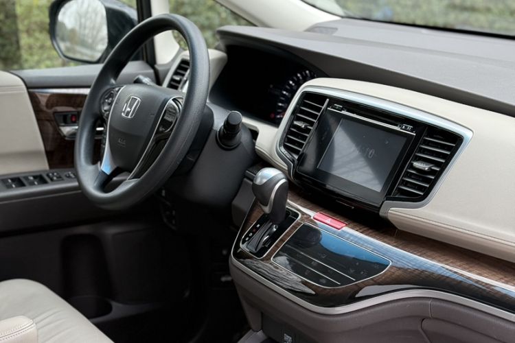 Used Honda Odyssey 2015 Revised 2.4L Luxury Edition