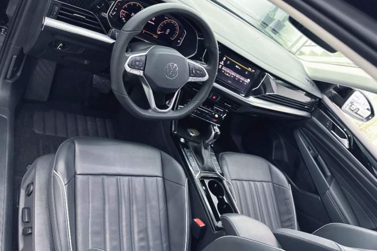 Used Volkswagen Passat 2022 330TSI Starry Elite Edition Interior 1