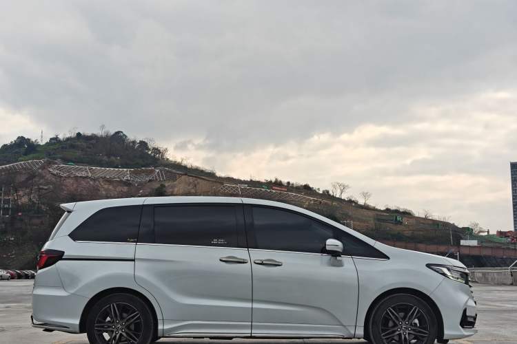 Used Honda Odyssey 2022 2.0L eHEV Sharp Supreme Edition