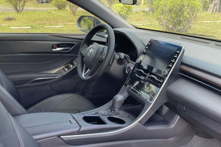 Used Toyota Avalon 2019 2.5L Ambition Version China VI Standard
