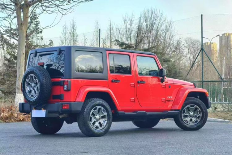 Used Jeep Wrangler 2015 3.0L Sahara Four-Door Comfort Edition
