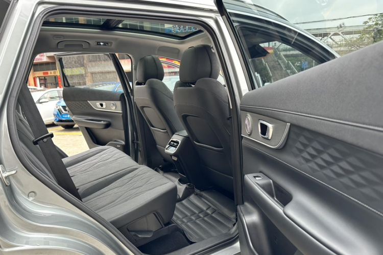 Used Fengyun T8 2025 1.5T 130 km Luxury Edition 5-Seater Interior 10