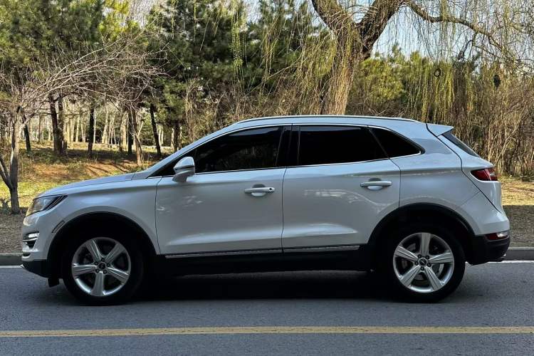 Used Lincoln MKC 2016 2.0T Two-Wheel Drive Deluxe Edition