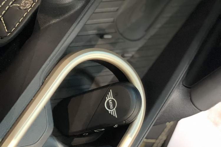 Used MINI Electric COOPER 2024 452km COOPER SE Racing Driver Interior 5