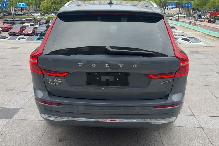 Used Volvo XC60 2023 B5 4x4 Smart Luxury Edition
