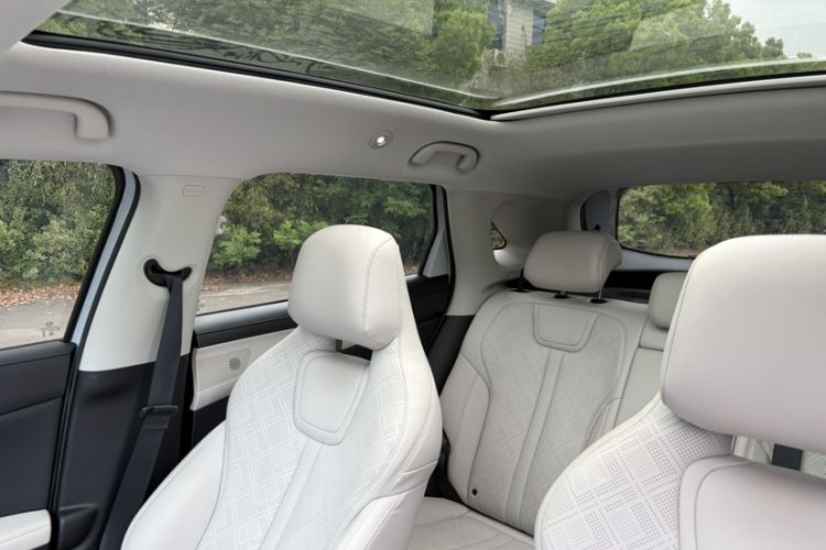 Used BYD Yuan UP 2024 401KM Beyond Edition Interior 9